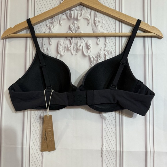 Skims Fits Everybody T-Shirt Bra In Onyx Black Size 36A NWT $54 - Picture 4 of 9
